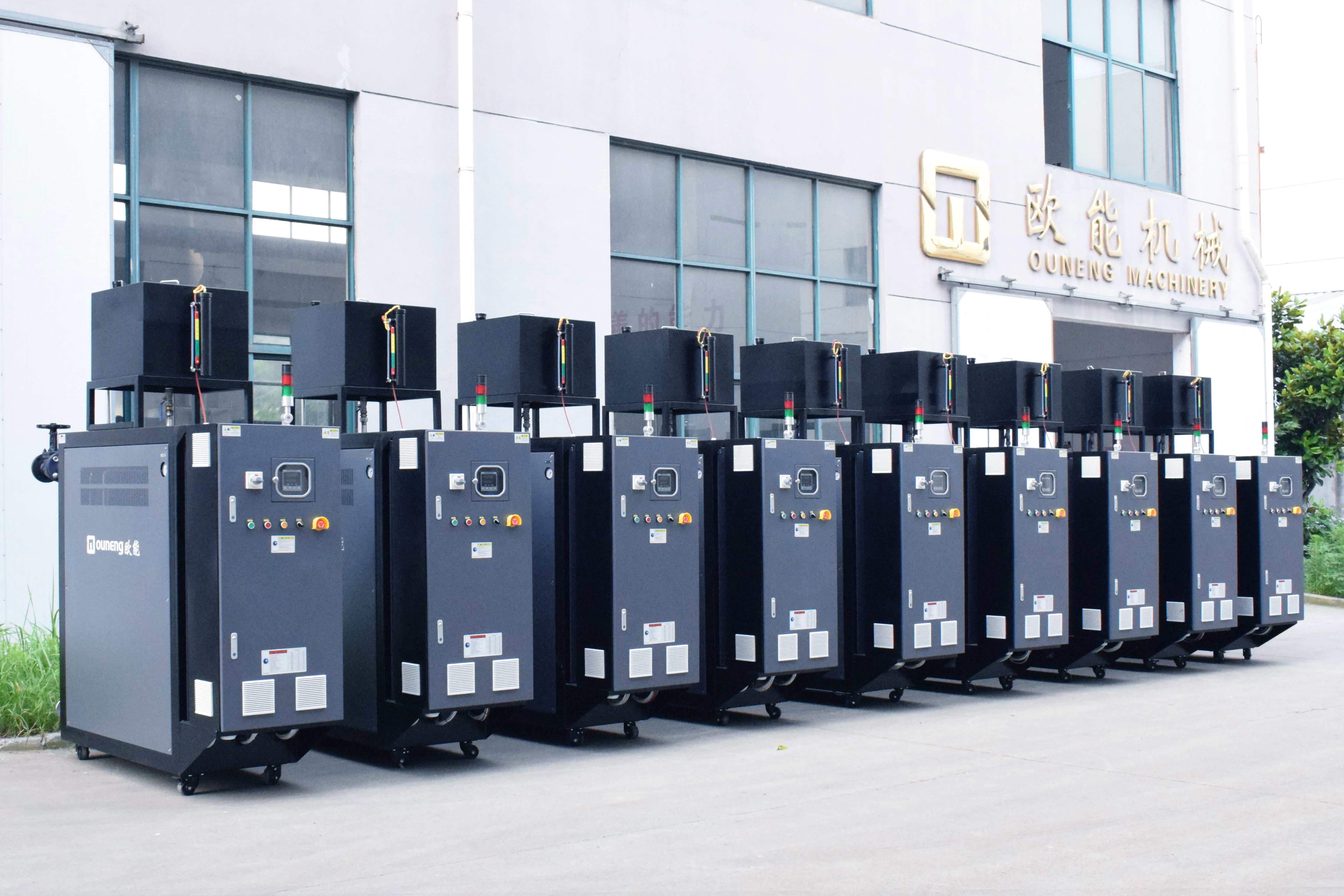 數碼鏡片注塑機控溫選油溫機還是水溫機？